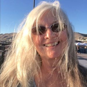 Meet your Posher, Debbie